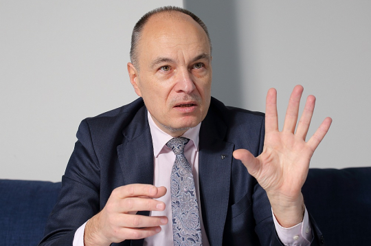 Imants Parādnieks: "Valsts atbalsta politikai jābūt visos segmentos, kuru dēļ jaunie cilvēki izdarītu šo izvēli par labu pirmajam, otrajam, trešajam, ceturtajam bērnam."