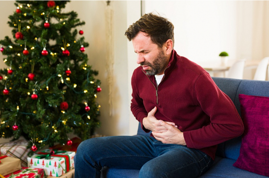 Pārēšanās ir liela slodze gremošanas sistēmai.