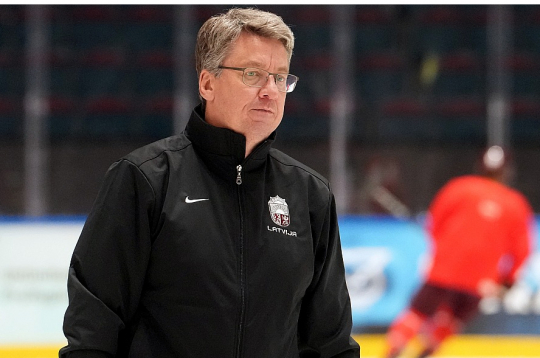 Latvijas hokeja izlases galvenajam trenerim Harijam Vītoliņam priekšā sarežģīts uzdevums – trāpīt ar pareizo sastāva izvēli olimpiskajām spēlēm. Latvijas hokeja izlases galvenajam trenerim Harijam Vītoliņam priekšā sarežģīts uzdevums – trāpīt ar pareizo sastāva izvēli olimpiskajām spēlēm.