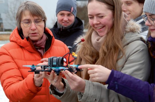 Dronu tehnoloģijas ir lauksaimniecības sastāvdaļa un ir svarīgi, ka jaunie speciālisti tās apgūst jau mācību laikā.