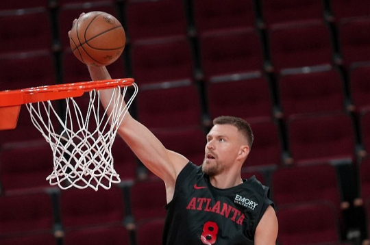 Kristaps Porziņģis sev sarežģītajā sezonā piedalījies 16 spēlēs, vidēji gūstot 17,4 punktus.