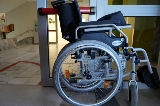 Ratiņkrēsls. Ratiņkrēsls.