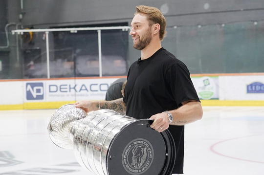 Uvis Balinskis otro gadu pēc kārtas Latvijas hokeja mīļiem varēja atrādīt ledus ripas svēto grālu – Stenlija kausu.