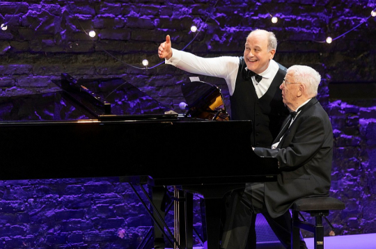 Raimonds Pauls un Andris Keišs koncertprogrammā "Pauls un Keišs. Vīrieši labākos gados" mūzikas namā "Daile".