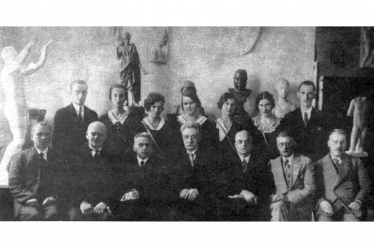 A. Tentelis vēsturnieku un valodnieku vidū 20. gs. 30. gadu beigās.