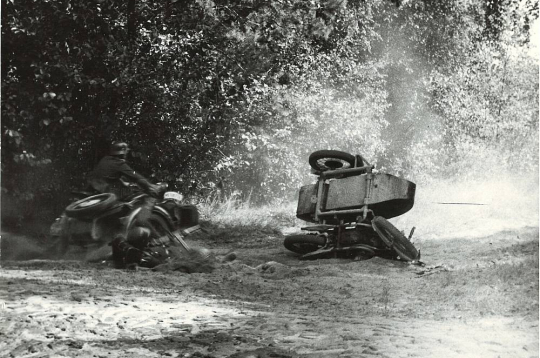 "Kaskadiera darbs nav bezbailība, bet precīzs aprēķins, disciplīna un atbildība par cilvēka veselību un dzīvību," saka "Lielā Kristapa" Mūža balvas ieguvējs Jānis Uldis Veispals. "Kaskadiera darbs nav bezbailība, bet precīzs aprēķins, disciplīna un atbildība par cilvēka veselību un dzīvību," saka "Lielā Kristapa" Mūža balvas ieguvējs Jānis Uldis Veispals.