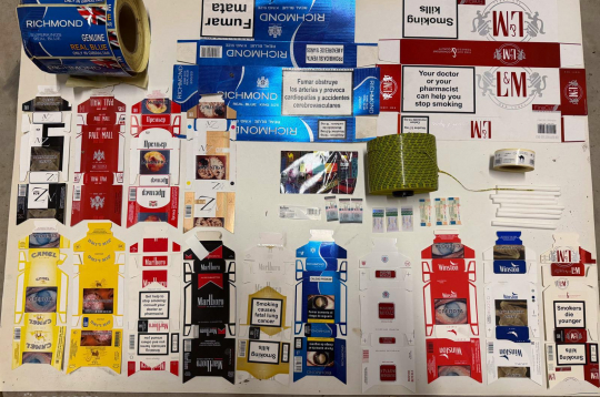 Nelegāla cigarešu ražotne.