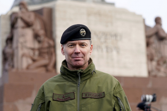 Kaspars Pudāns: "Tagad domāju – cik daudzi cilvēki tajās dienās pirms 35 gadiem atradās barikādēs, meklēju atbildi – vai mēs, bruņotie spēki, tagad varētu tādu cilvēku daudzumu dabūt savā atbalstā, savā rīcībā?"