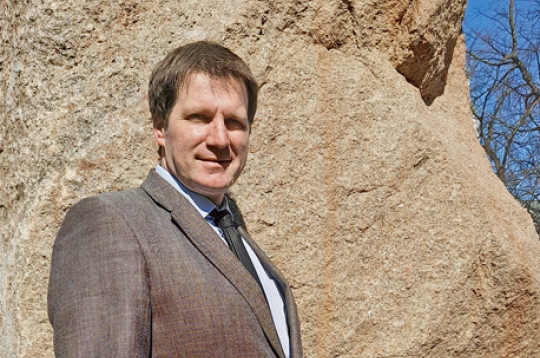 Rolands Feldmanis, LLKA valdes priekšsēdētājs: "Ja meža īpašniekam būtu vairāk zināšanu, viņš apzinātos meža vērtību, zinātu, ka peļņa gūstama ne tikai no koksnes pārdošanas, bet nākotnē arī no ekosistēmu pakalpojumiem. Tomēr vissvarīgāk – mežs paliktu vietējo īpašnieku rokās, nodokļus maksātu Latvijā, un valsts kļūtu bagātāka."