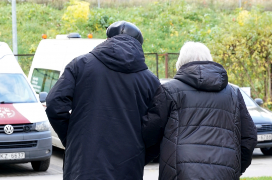 Pensionāri. Ilustratīvs foto. 