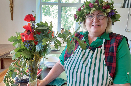 Anna Lazdāne ir Skrindu dzimtas muzeja vadītāja –
darbs ir viņas sirdslieta. Kad būs pienācis īstais laiks, viņa dosies pelnītā atpūtā, taču šobrīd ļoti labprāt turpina strādāt.
