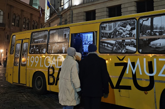 1991. gada barikāžu muzeja muzeobuss. 1991. gada barikāžu muzeja muzeobuss.