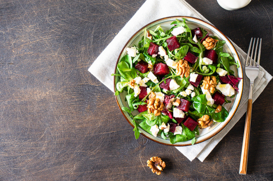 Bietes ar fetas sieru un valriekstiem. Bietes ar fetas sieru un valriekstiem.