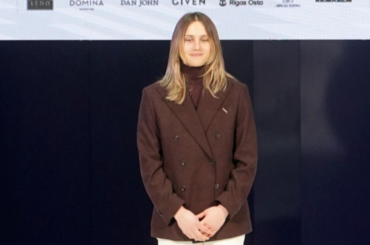 Kalnu slēpotāja Dženifera Ģērmane.