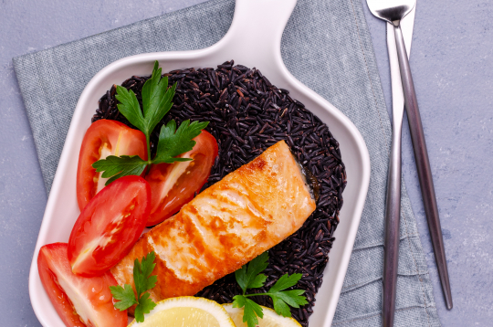 Pikantā zivs fileja ar laimu un koriandru.