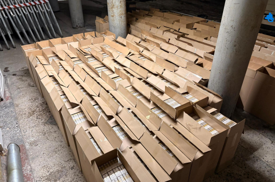 Atsavina pusotru miljonu nelegālo cigarešu.