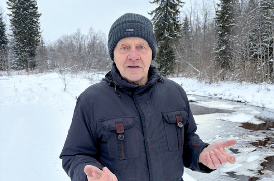 Jānis Leišavnieks: "Atkarībā no ūdens daudzuma darbinu vienu, divas vai trīs turbīnas. Ziemas laikā nereti pietiek ar vienu turbīnu, kas stundas laikā ražo aptuveni 70 kilovatstundas elektroenerģijas."