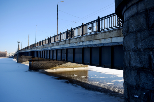 Akmens tilts pār Daugavu. Akmens tilts pār Daugavu.