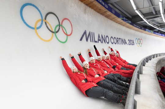 Latvijas kamaniņu sporta dalībnieki Kortīnas trasē. Latvijas kamaniņu sporta dalībnieki Kortīnas trasē.