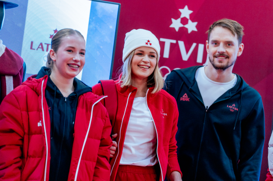 "Komanda Latvija" olimpisko tērpu demonstrācija.