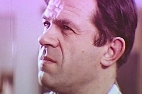 Kadrs no dokumentālās filmas "Ojārs Ābols".