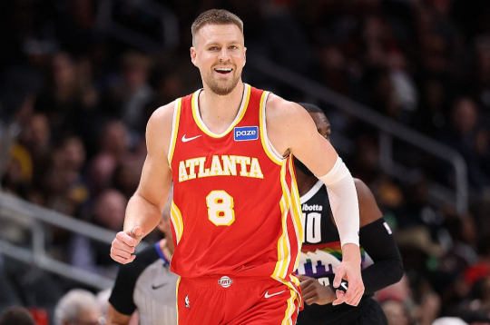 Kristaps Porziņģis Atlantas "Hawks" kreklā dažādu veselības likstu dēļ piedalījās vien 16 spēlēs, kurās guva vidēji 17,1 punktu un izcīnīja 5,1 atlēkušo bumbu zem groziem.