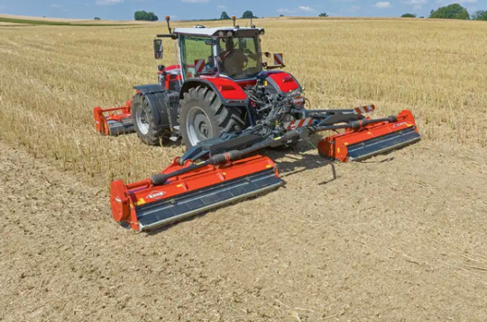 'Kuhn BP 8402 Pro' pļaujmašīna. 'Kuhn BP 8402 Pro' pļaujmašīna.