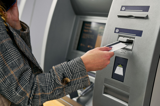 Bankomāts. Ilustratīvs attēls.