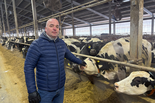 SIA "Naukšēni " ražošanas vadītājs Arnis Bole: "Mēs sevi visu laiku metam ārā no komforta zonas. Un tas velk uz izaugsmi".