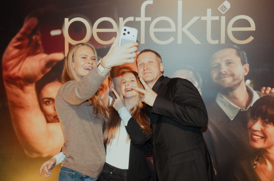 Melnās komēdijas "Perfektie" pirmizrāde.