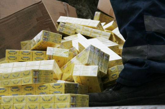 Kontrabandas cigaretes. Ilustratīvs attēls. Kontrabandas cigaretes. Ilustratīvs attēls.