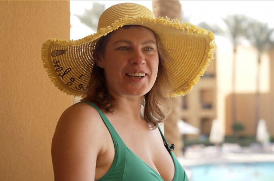 Dzejniece Magone Liedeskalna Ēģiptē. Dzejniece Magone Liedeskalna Ēģiptē.