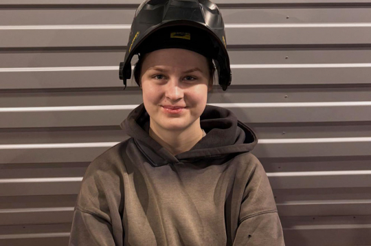 Laine sākotnēji nevienam neteica, ka vēlas strādāt par metinātāju. Bija bažas par stereotipiem un aizspriedumiem.