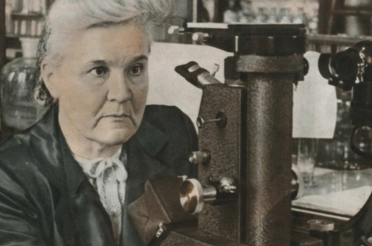 Akadēmiķe Lidija Liepiņa  – gāzmaskas izgudrotāja. Attēls no žurnāla “Zvaigzne”, Nr.5.