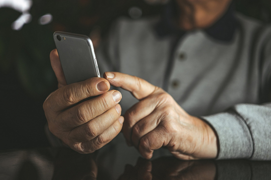 Ja Saeima atbalstīs Elektronisko sakaru likuma grozījumus, no 1. oktobra vairs nevarēs anonīmi iegādāties un izmantot priekšapmaksas SIM kartes. Tās būs jāreģistrē uz konkrētas personas vārda. Ja Saeima atbalstīs Elektronisko sakaru likuma grozījumus, no 1. oktobra vairs nevarēs anonīmi iegādāties un izmantot priekšapmaksas SIM kartes. Tās būs jāreģistrē uz konkrētas personas vārda.