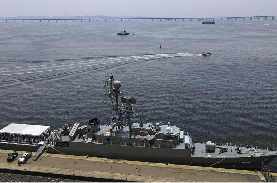 Irānas karakuģis "IRIS Dena". 