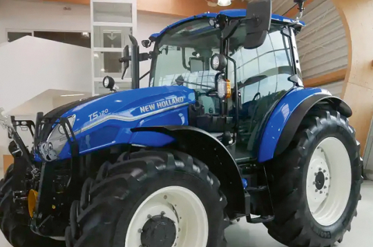 'New Hollans T5' traktors.