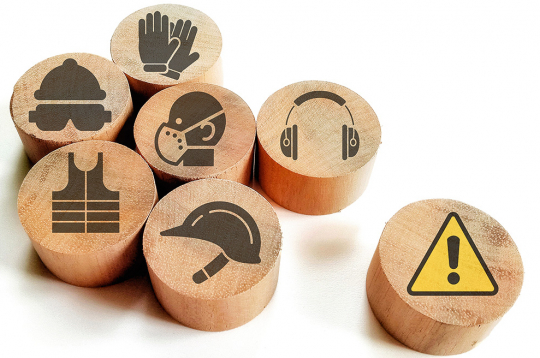 Arodslimības statusu vērts noformēt arī vecuma pensijas saņēmējiem, jo valsts apmaksās ar šīs slimības ārstēšanu un ar rehabilitāciju saistītos izdevumus. Arodslimības statusu vērts noformēt arī vecuma pensijas saņēmējiem, jo valsts apmaksās ar šīs slimības ārstēšanu un ar rehabilitāciju saistītos izdevumus.