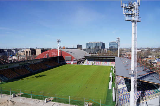 Pēdējos gados aktīvi vērtētas lokācijas Rīgā, kur potenciāli varētu būvēt nacionālo futbola stadionu. Februārī gan Latvijas Futbola federācija parakstīja nodomu protokolu par "Skonto" stadiona iegādi, kas, iespējams, nozīmē, ka šis kļūs par prioritāro variantu. Tomēr šī sāga vēl ir tālu no atrisinājuma, jo nav skaidrības par galveno – naudu.