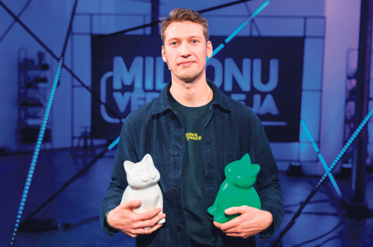 Uzvaras laurus plūca personalizētas dzīvnieku urnas "PawsPeace", ko radījuši Emīls Senkans un Kristiāns Dālmanis.