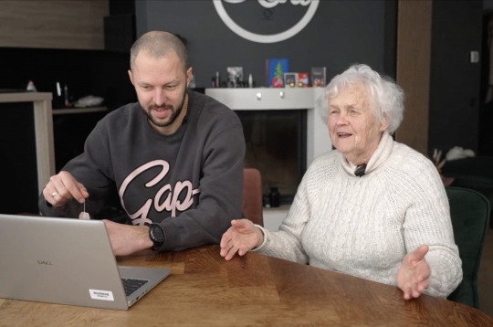 Viesturs Kohs ar omīti Alvīni.