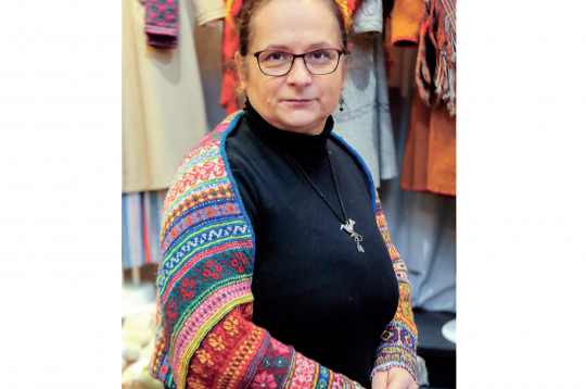 Rucavas un Alsungas cimdu rakstos adīta jaka. Rucavas un Alsungas cimdu rakstos adīta jaka.