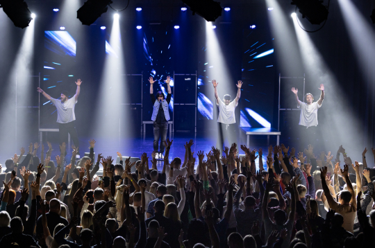 Grupas "100Debija" un "Otra Puse" dubultkoncerts Valmierā. Grupas "100Debija" un "Otra Puse" dubultkoncerts Valmierā.