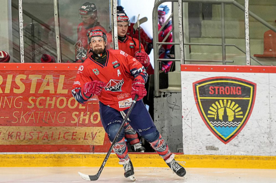 Rīgas "Prizmas" uzbrucējs Roberts Jekimovs tika atzīts par Baltijas hokeja līgas labāko hokejistu gan treneru, gan žurnālistu vērtējumā. Rīgas "Prizmas" uzbrucējs Roberts Jekimovs tika atzīts par Baltijas hokeja līgas labāko hokejistu gan treneru, gan žurnālistu vērtējumā.