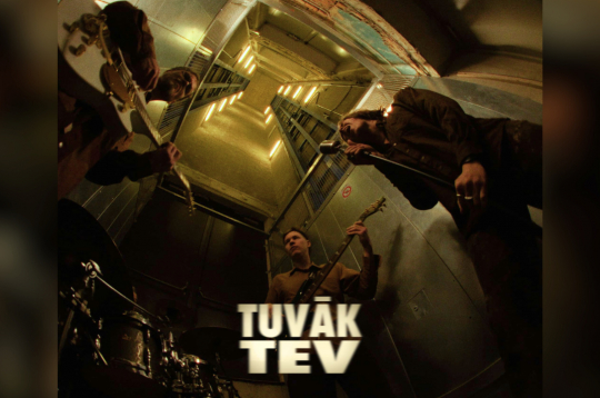 Nameja dziesmas "Tuvāk tev" titulbilde.