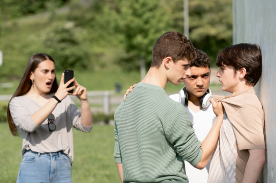 Vai skolēni
saņem pietiekamu psiholoģisko atbalstu, lai valsts līmenī
pārvarētu mobingu? Vai skolēni
saņem pietiekamu psiholoģisko atbalstu, lai valsts līmenī
pārvarētu mobingu?