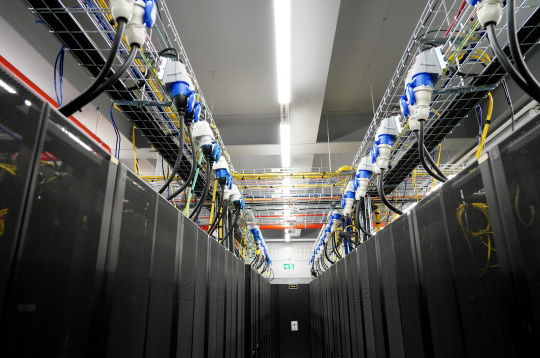 Datu centra serveri. Ilustratīvs attēls.