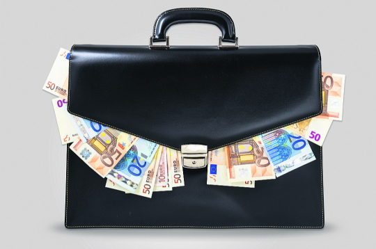 Nauda, banknotes. Ilustratīvs attēls.