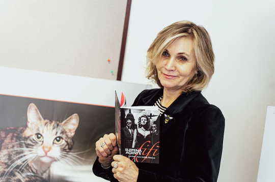 Ērika Šmeļkova savas grāmatas atvēršanas svētkos patversmes "Dzīvnieku draugs" 25 gadu jubilejas svinībās. Ērika Šmeļkova savas grāmatas atvēršanas svētkos patversmes "Dzīvnieku draugs" 25 gadu jubilejas svinībās.