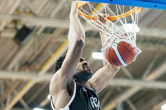 Nepilnus 28 gadus vecais amerikāņu centrs Brendons Hafmens ir viens no fiziski jaudīgākajiem Latvijas klubu basketbolistiem ilgā laika periodā, un tikšana pie viņa sezonas laikā ir liela "VEF Rīgas" veiksme.